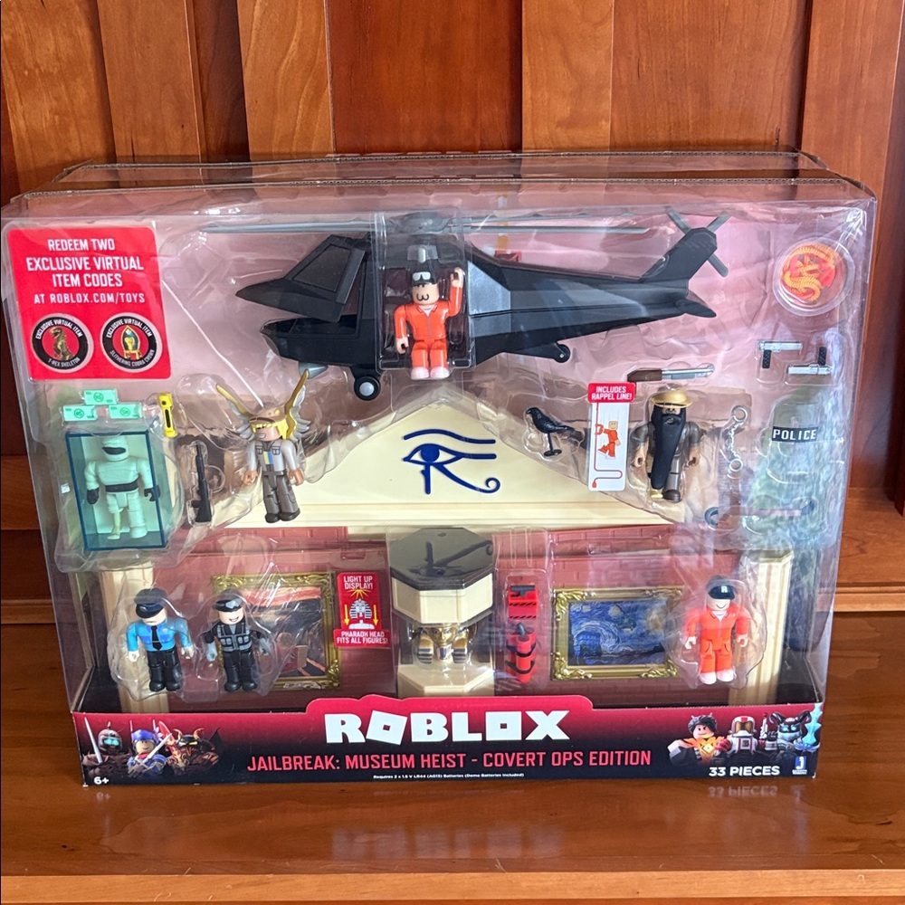 Roblox Jailbreak Museum Heist Playset Exclusive Item 33 Pieces Factory Sealed